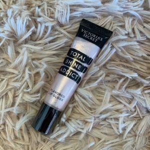 Victoria’s Secret Total Shine Addict Lip Gloss
